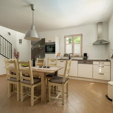 빌라 Daus Cerovlje